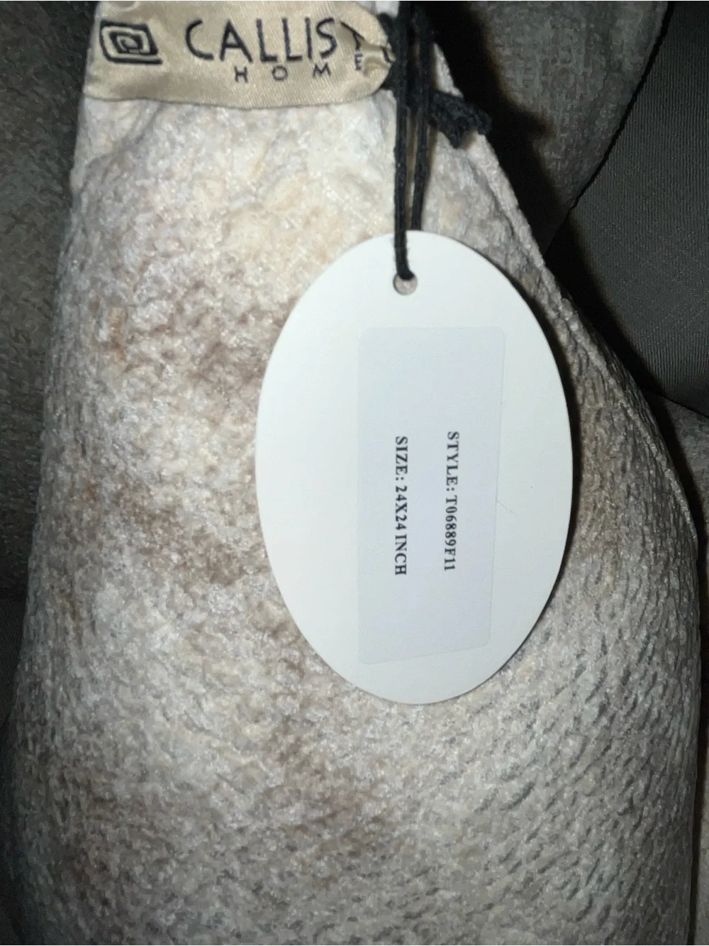 1-NWT CALLISTO HOME WATERCOLOR DESIGN VELVET DECORATIVE LUX PILLOW (T06889F11)